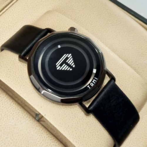 tomi-t040-black-dial-leather-strap-watch